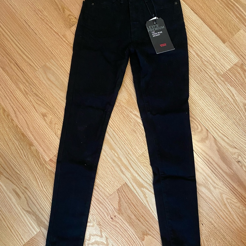 Levi black 721 high rise skinny jean